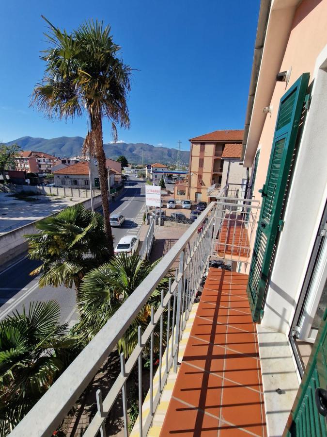 Palm House Apartment Albenga Exterior photo
